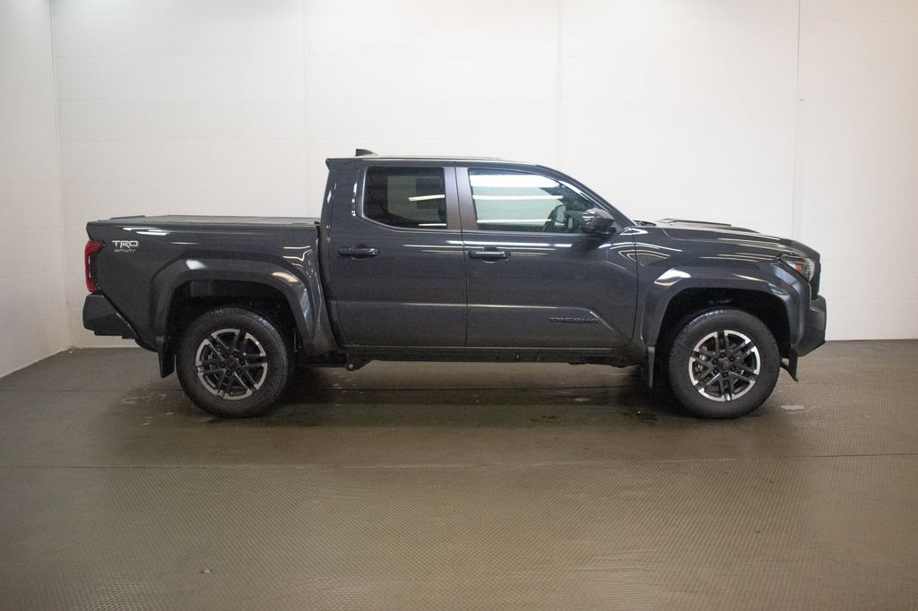 Used 2026 Toyota Tacoma TRD Sport AWD/4WD image 2