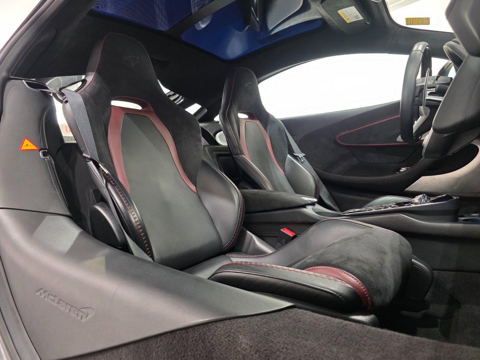 Used 2022 McLaren GT image 19