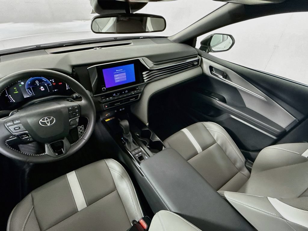 Used 2026 Toyota Camry SE FWD image 22