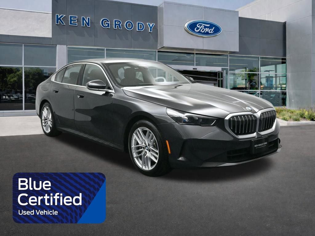 Used 2025 BMW 530i image 1