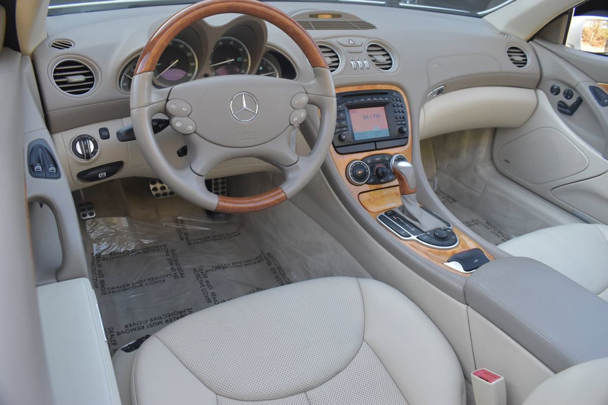 Used 2004 Mercedes-Benz SL 500 w/ Comfort Pkg image 22