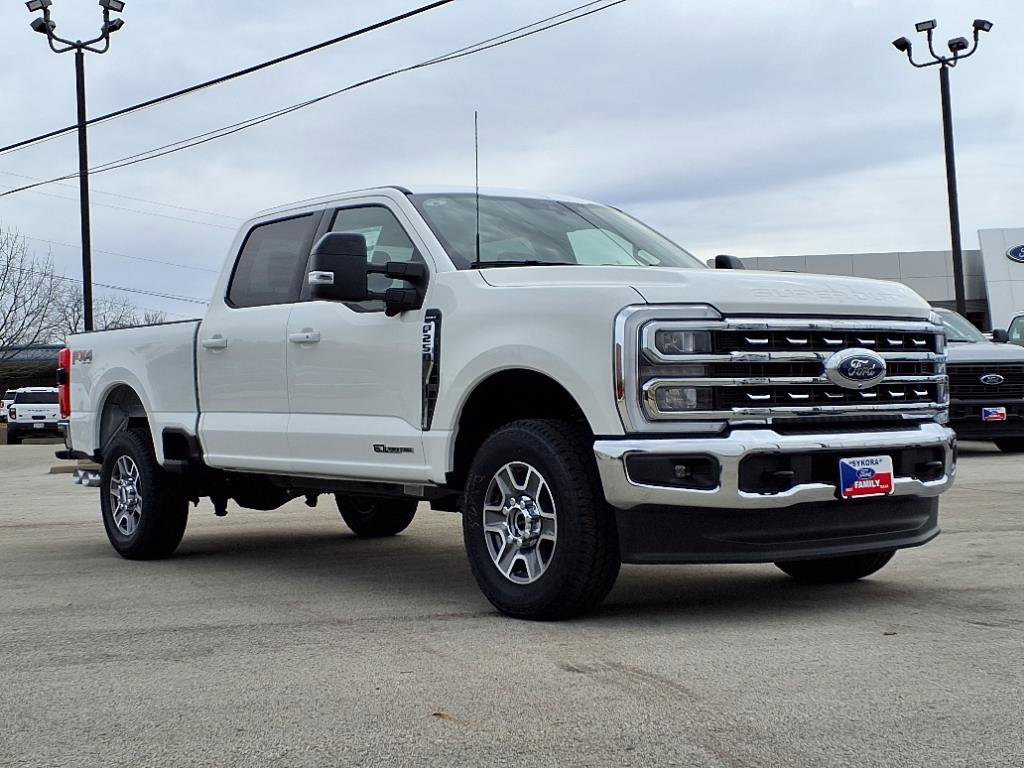 New 2025 Ford F250 Lariat w/ FX4 Off-Road Package image 3