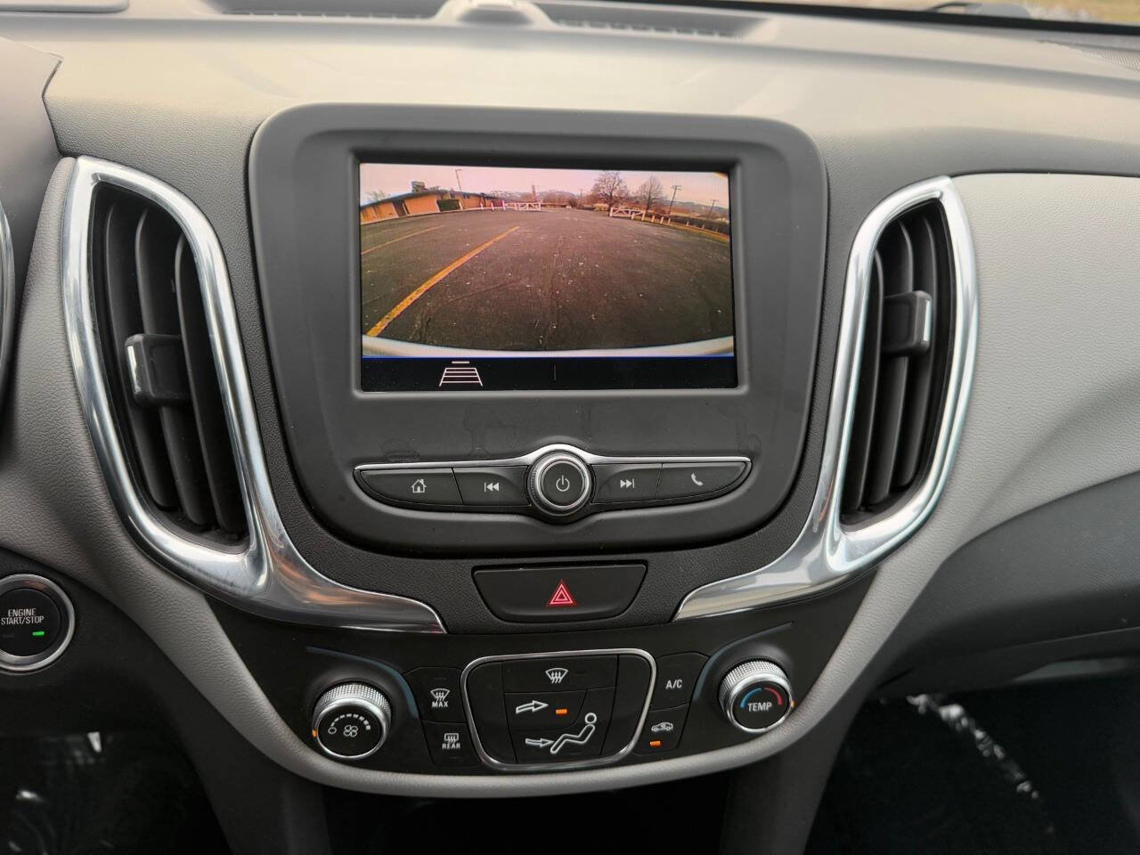 Used 2020 Chevrolet Equinox LS w/ LS Convenience Package image 11