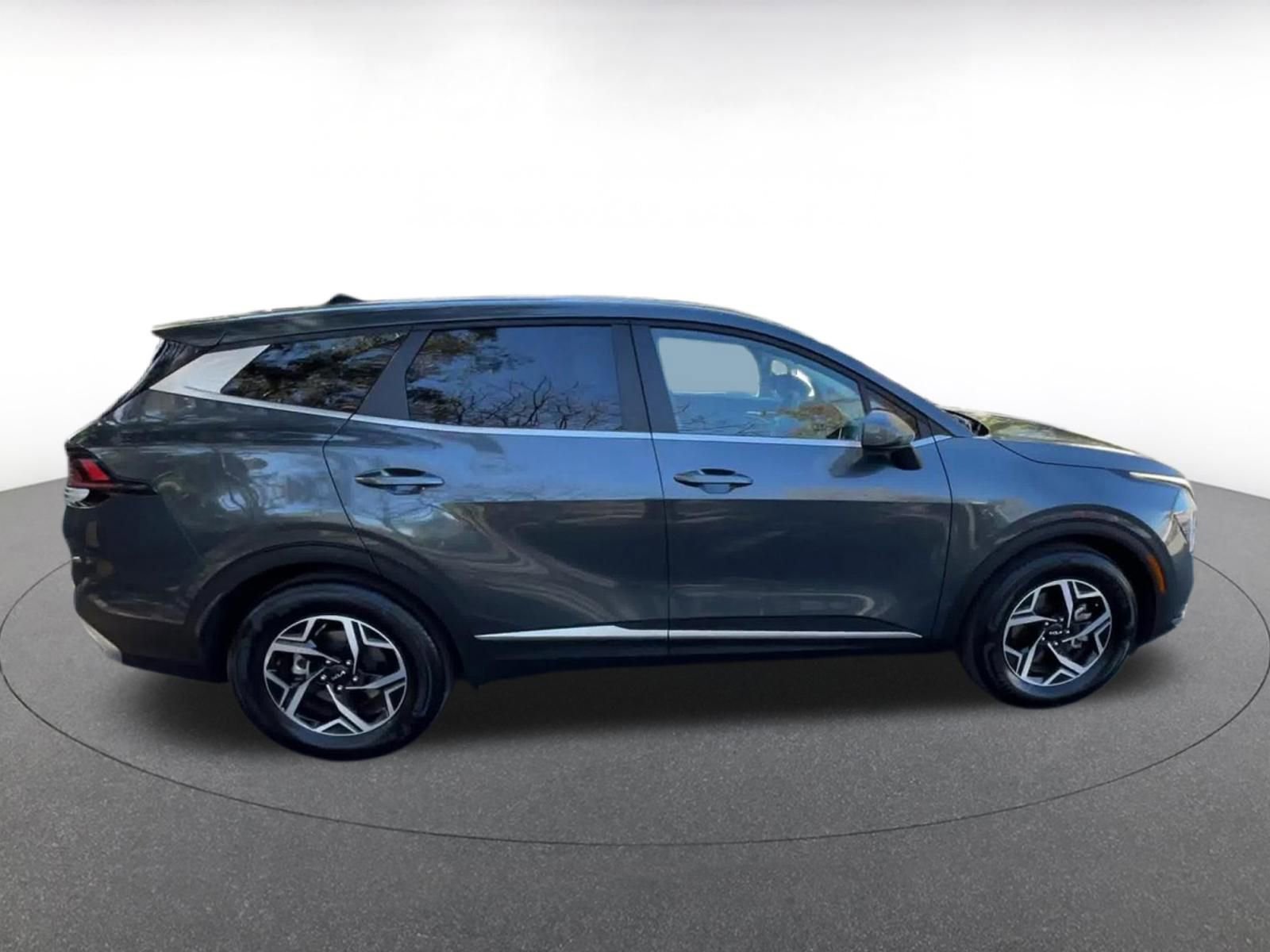 Used 2025 Kia Sportage LX image 16