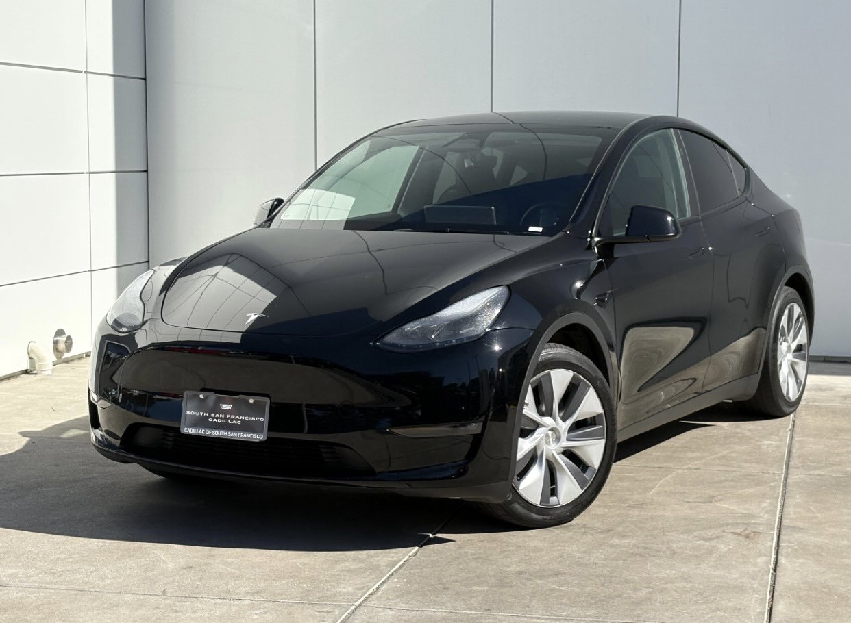 Used 2024 Tesla Model Y Long Range AWD/4WD image 2