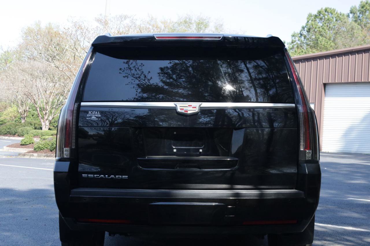 Used 2016 Cadillac Escalade Luxury image 4