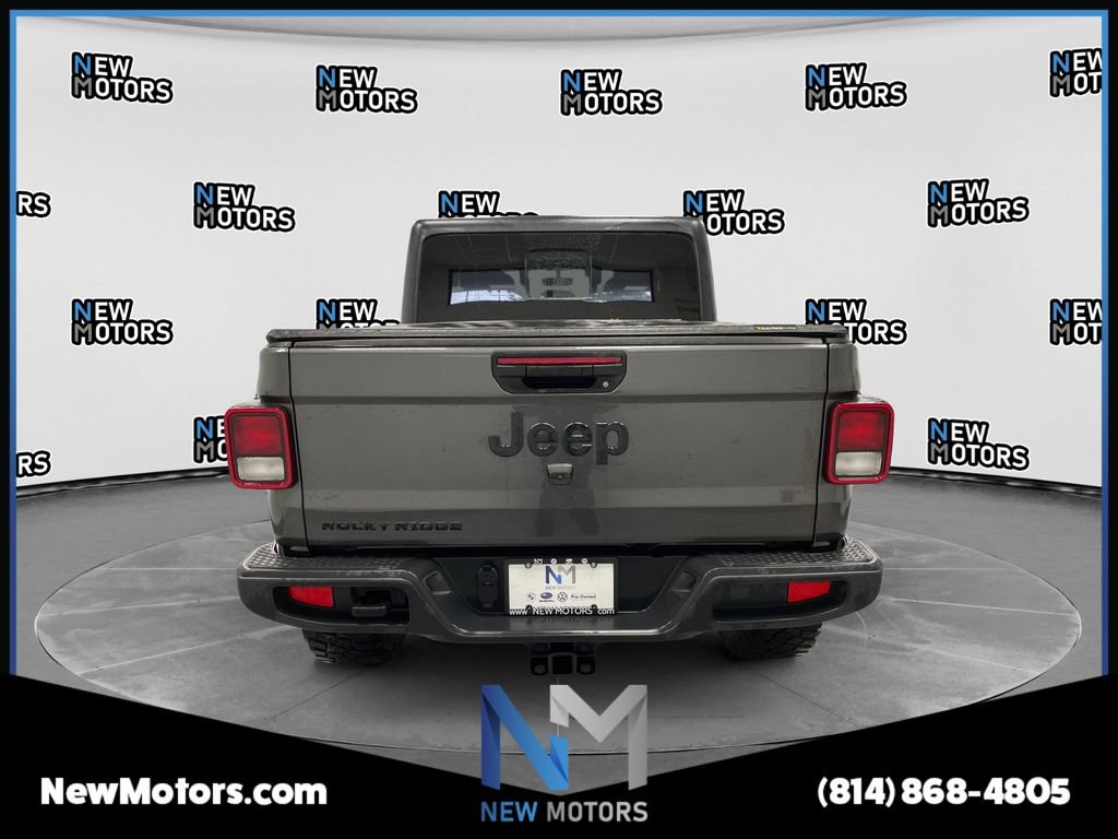 Used 2023 Jeep Gladiator Sport AWD/4WD image 3