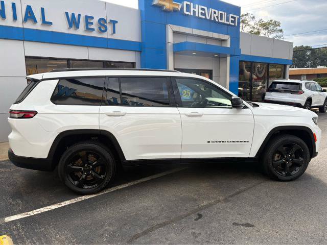 Used 2023 Jeep Grand Cherokee L Altitude AWD/4WD image 4