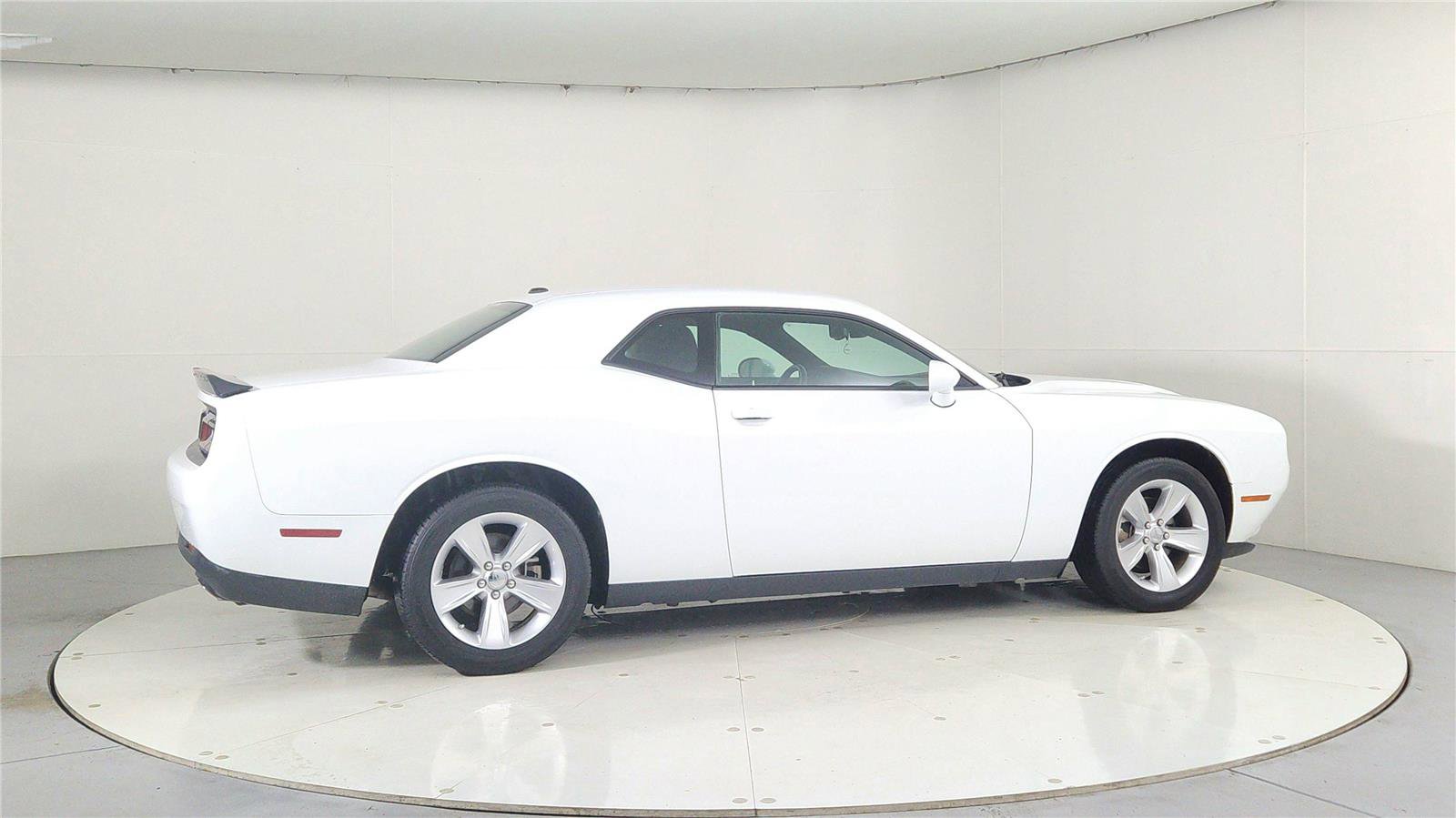 Used 2023 Dodge Challenger SXT image 7