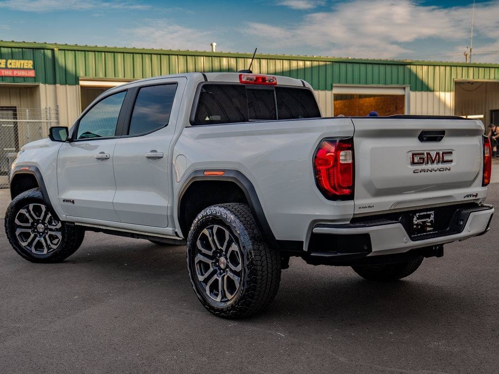 Used 2024 GMC Canyon AT4 w/ AT4 Premium Package AWD/4WD image 4