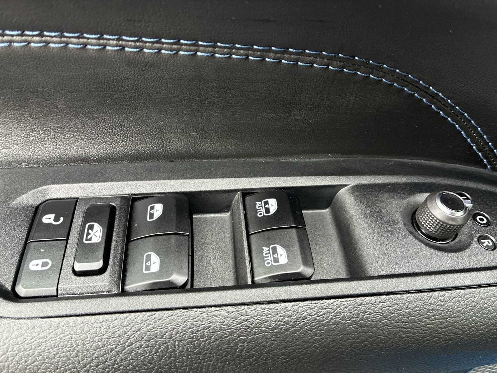New 2026 Jeep Compass Latitude AWD/4WD image 15