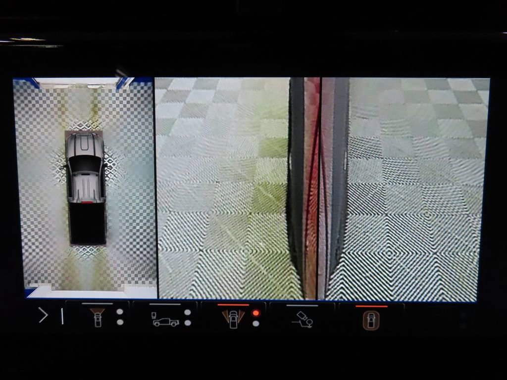 Used 2025 GMC Sierra 3500 AT4 w/ AT4 Premium Plus Package image 23