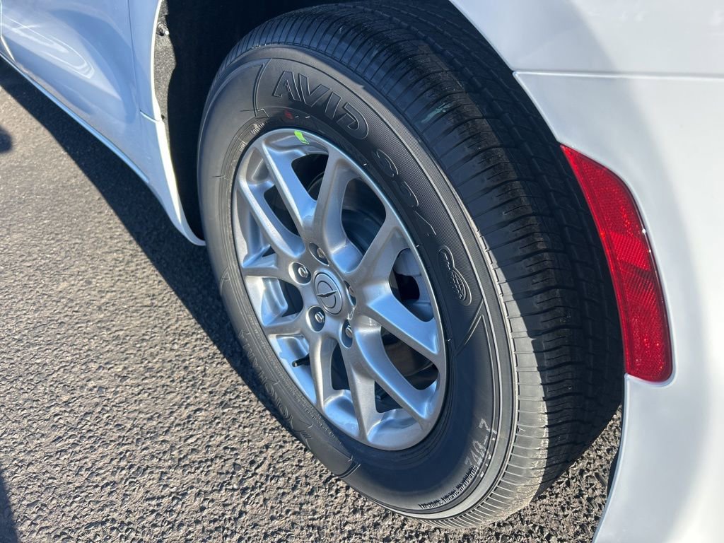 New 2026 Chrysler Voyager LX FWD image 20