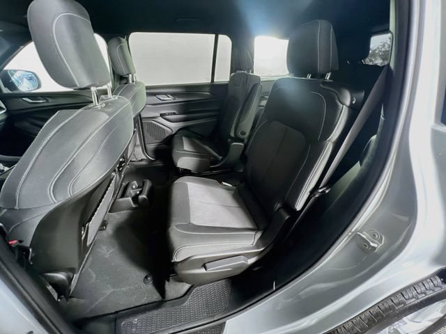 Used 2025 Jeep Grand Cherokee L Laredo RWD image 27