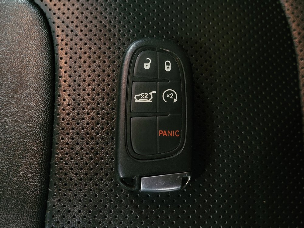 Used 2023 Jeep Cherokee Altitude Lux image 32
