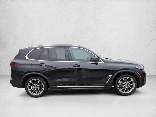 Used 2024 BMW X5 xDrive40i w/ Premium Package image 4