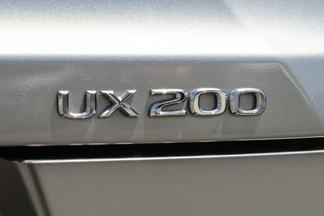 Used 2019 Lexus UX 200 w/ Accessory Package FWD image 5