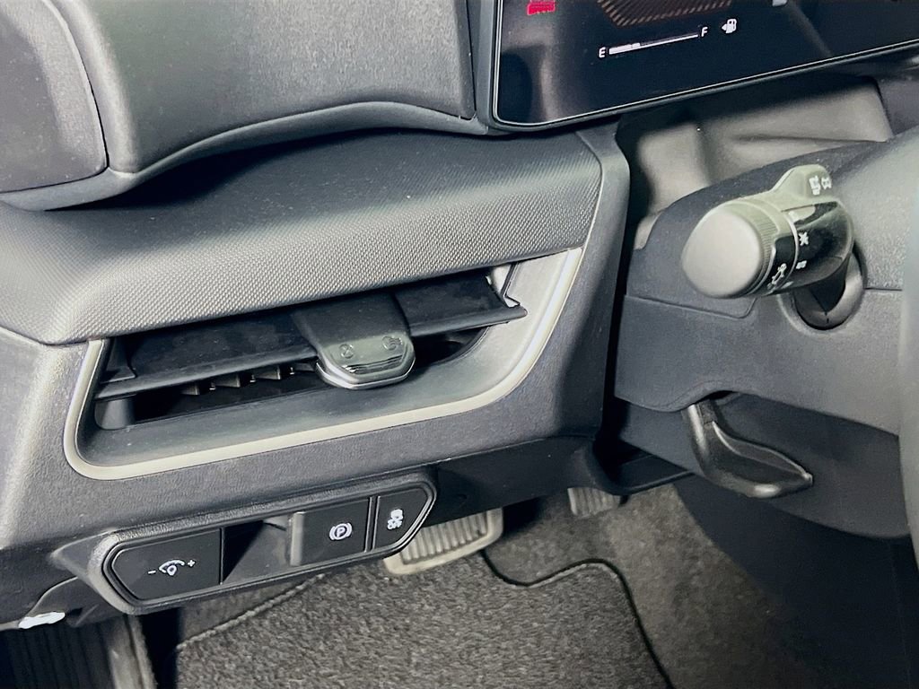 New 2026 Kia K4 LX image 10