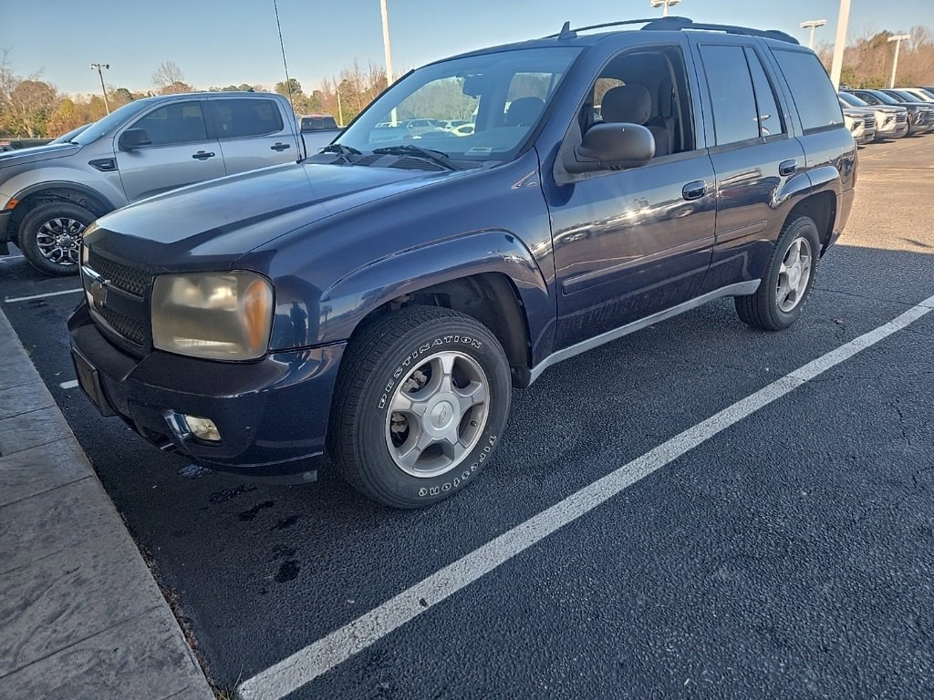 Used 2009 Chevrolet TrailBlazer LT image 2