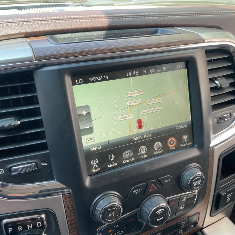 Used 2017 RAM 1500 Laramie w/ Convenience Group AWD/4WD image 11