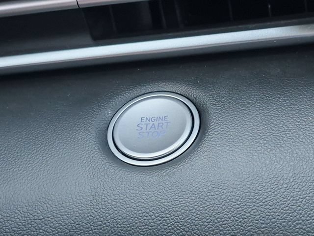 Used 2026 Hyundai Elantra Hybrid FWD image 17