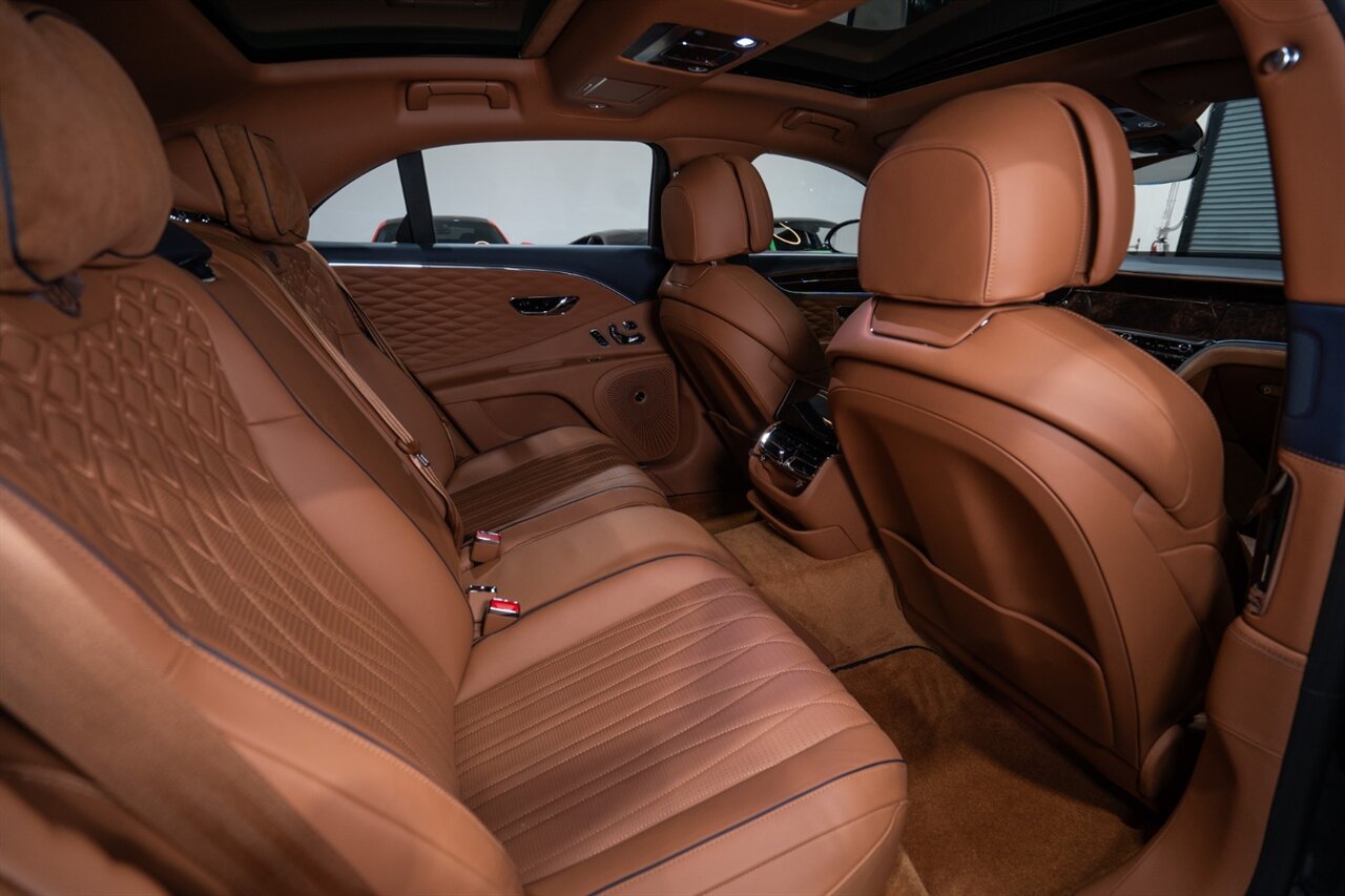 Used 2020 Bentley Flying Spur W12 w/ First Edition Specification AWD/4WD image 32