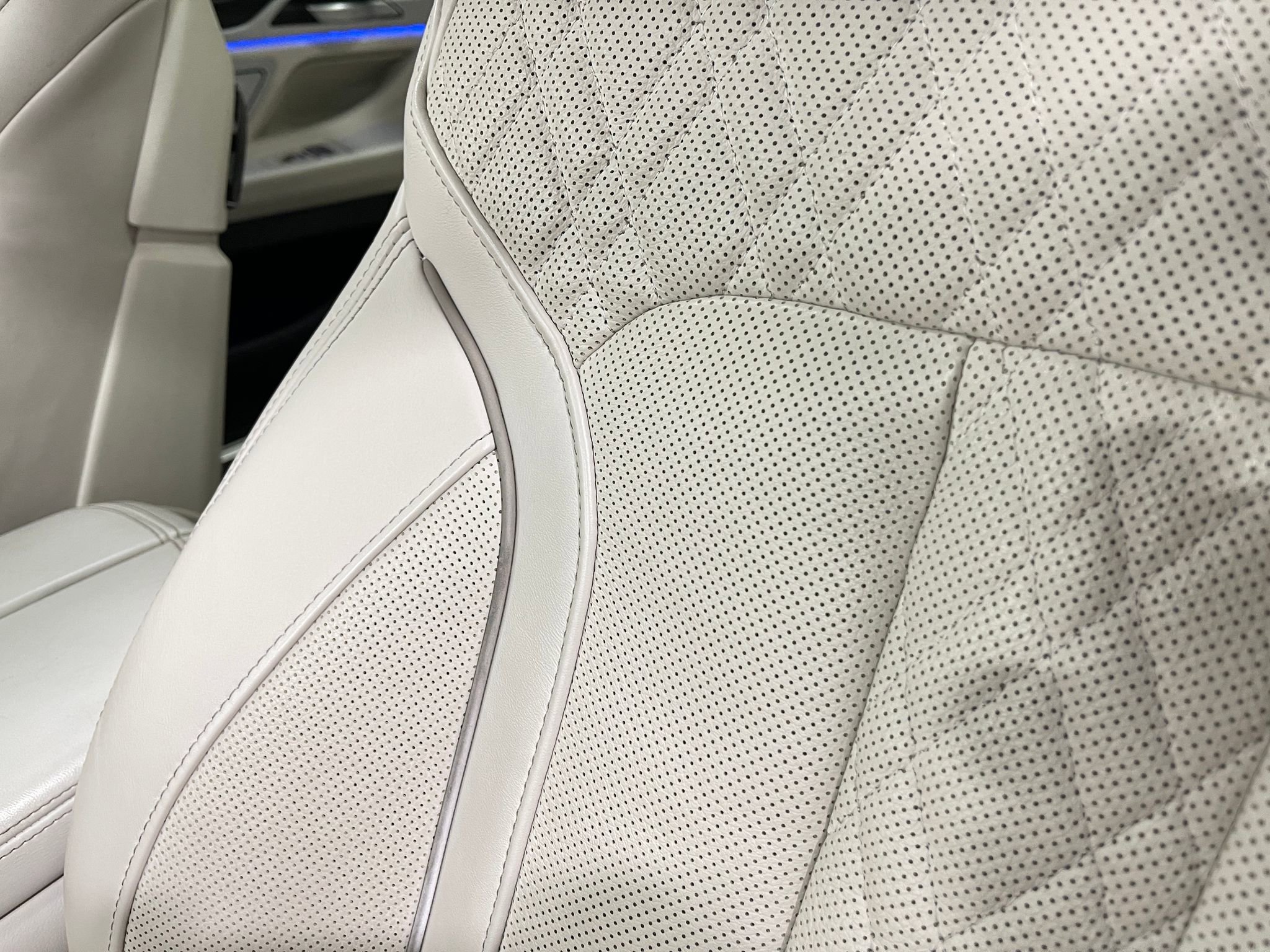 Used 2021 BMW 750i xDrive w/ Executive Package image 18