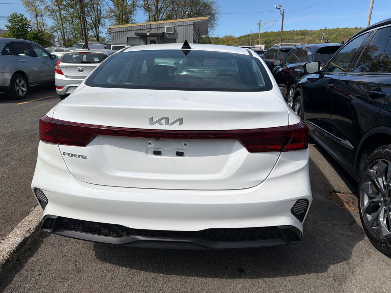 Used 2023 Kia Forte LXS FWD image 7
