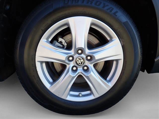 Used 2023 Toyota Highlander LE FWD image 7
