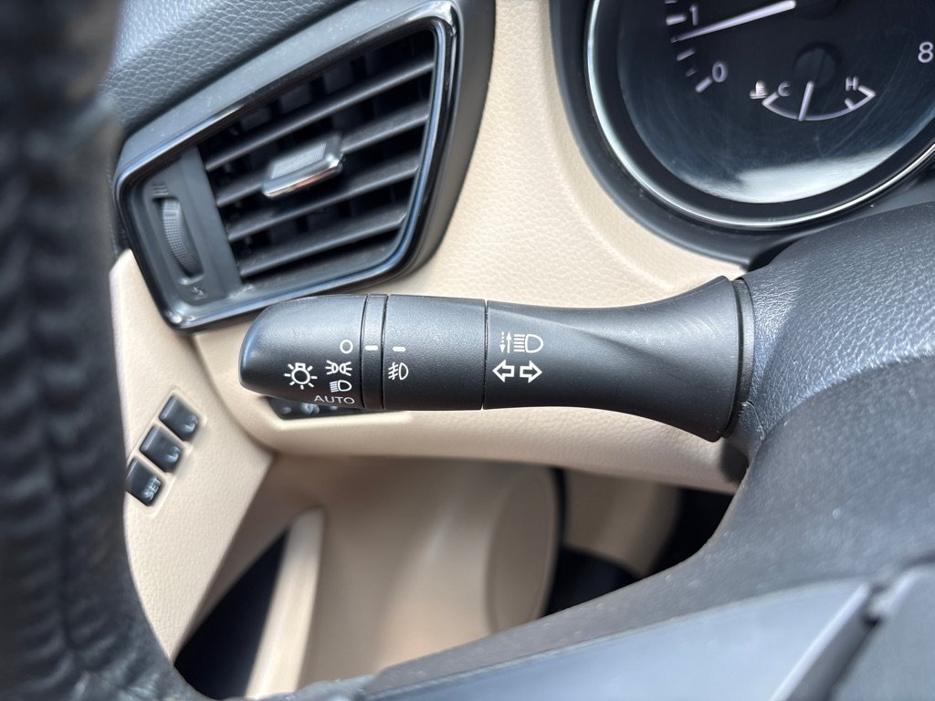 Used 2019 Nissan Rogue SL w/ Premium Package FWD image 27