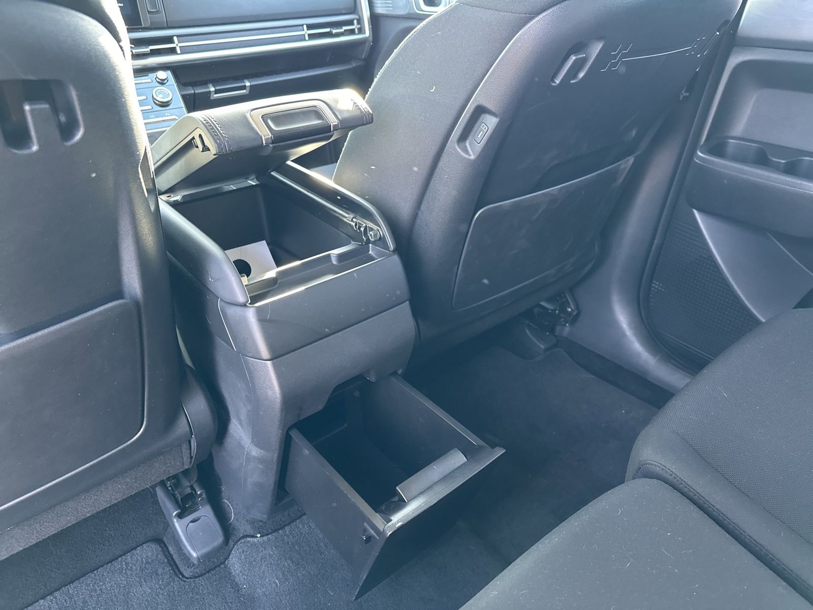 Used 2025 Hyundai Santa Fe SE image 17