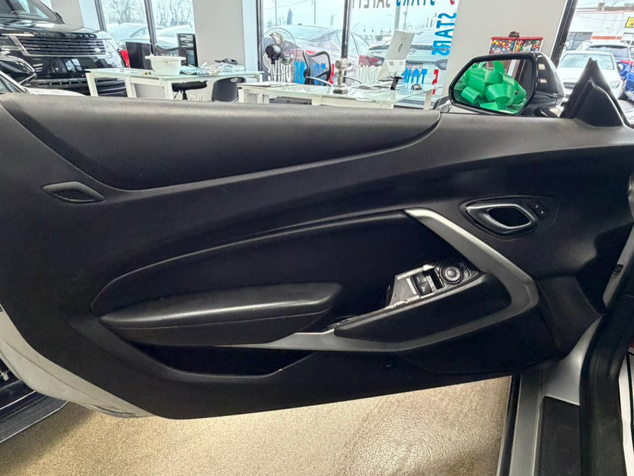 Used 2018 Chevrolet Camaro SS image 24