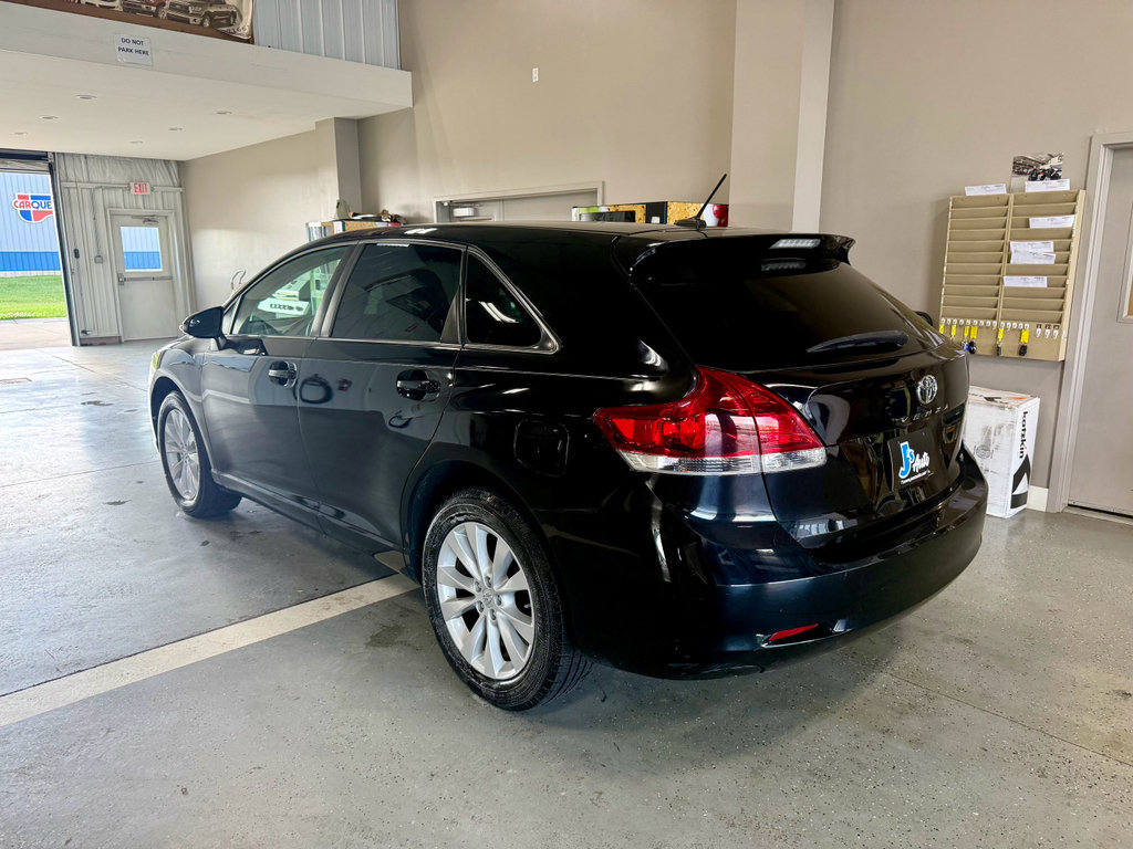 Used 2015 Toyota Venza LE FWD image 5