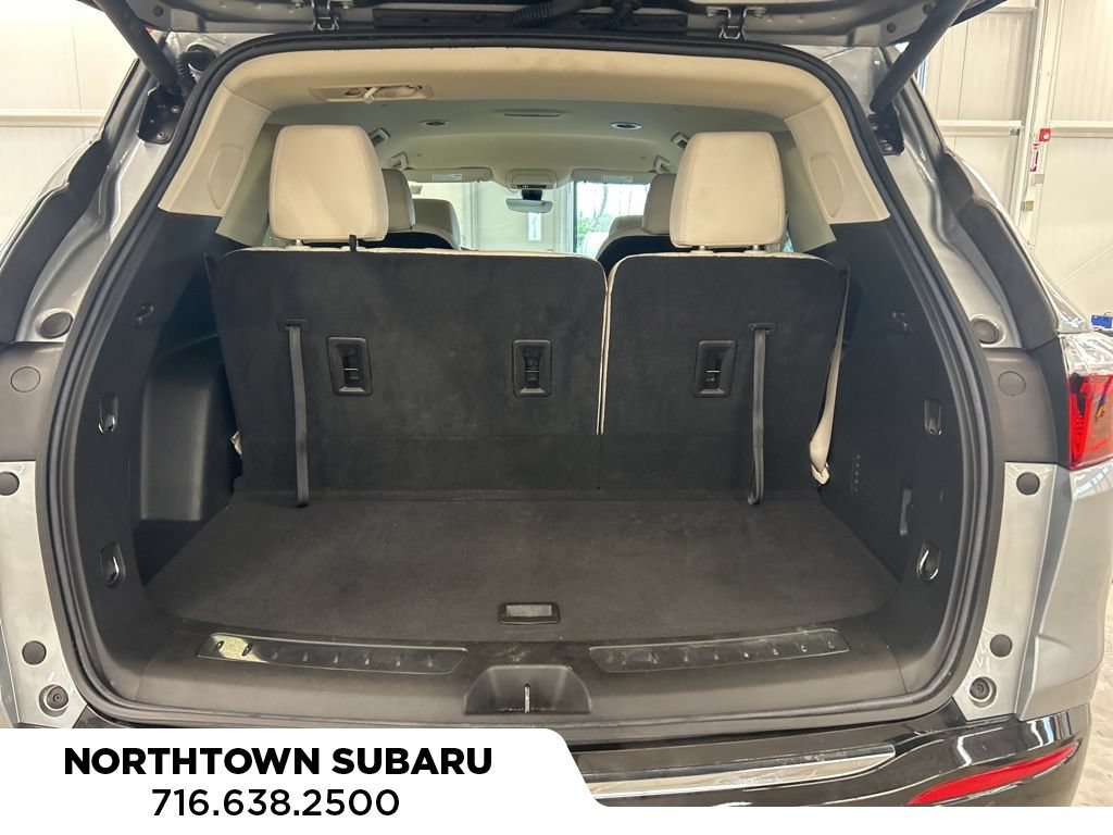 Used 2023 Buick Enclave Premium AWD/4WD image 17