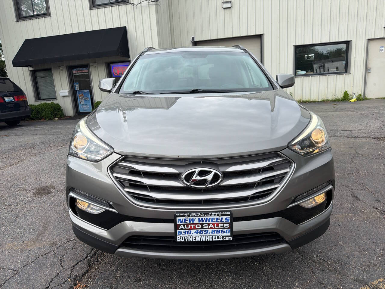 Used 2017 Hyundai Santa Fe Sport AWD/4WD image 2