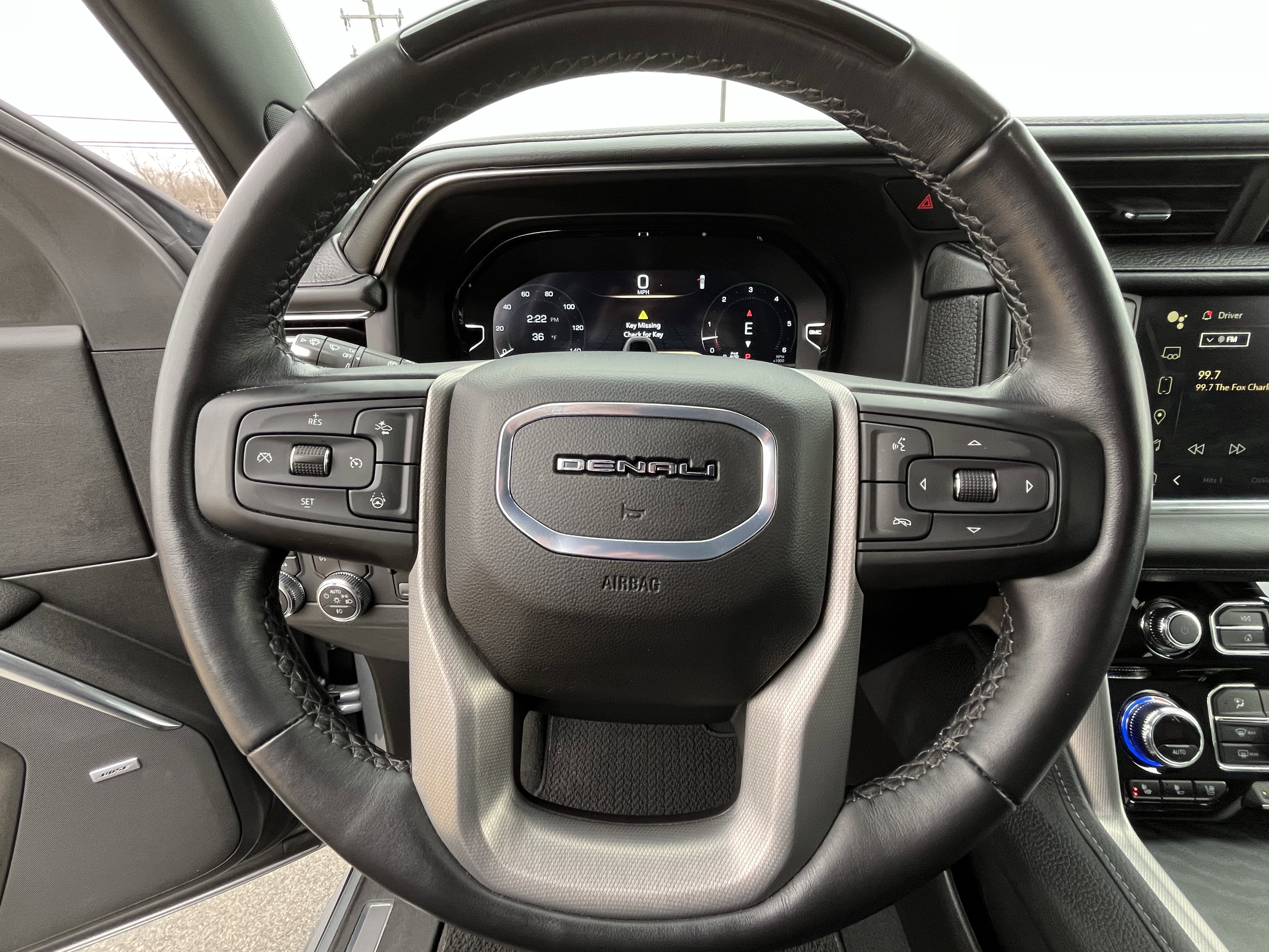 Used 2024 GMC Yukon XL Denali w/ Advanced Technology Package image 19