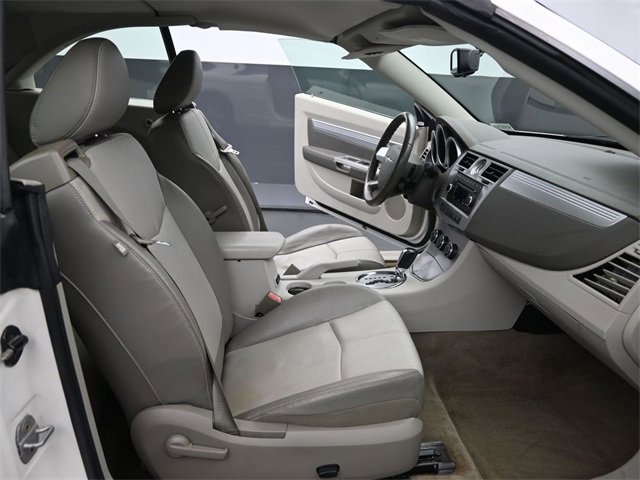 Used 2008 Chrysler Sebring Touring w/ Special Touring Group image 16