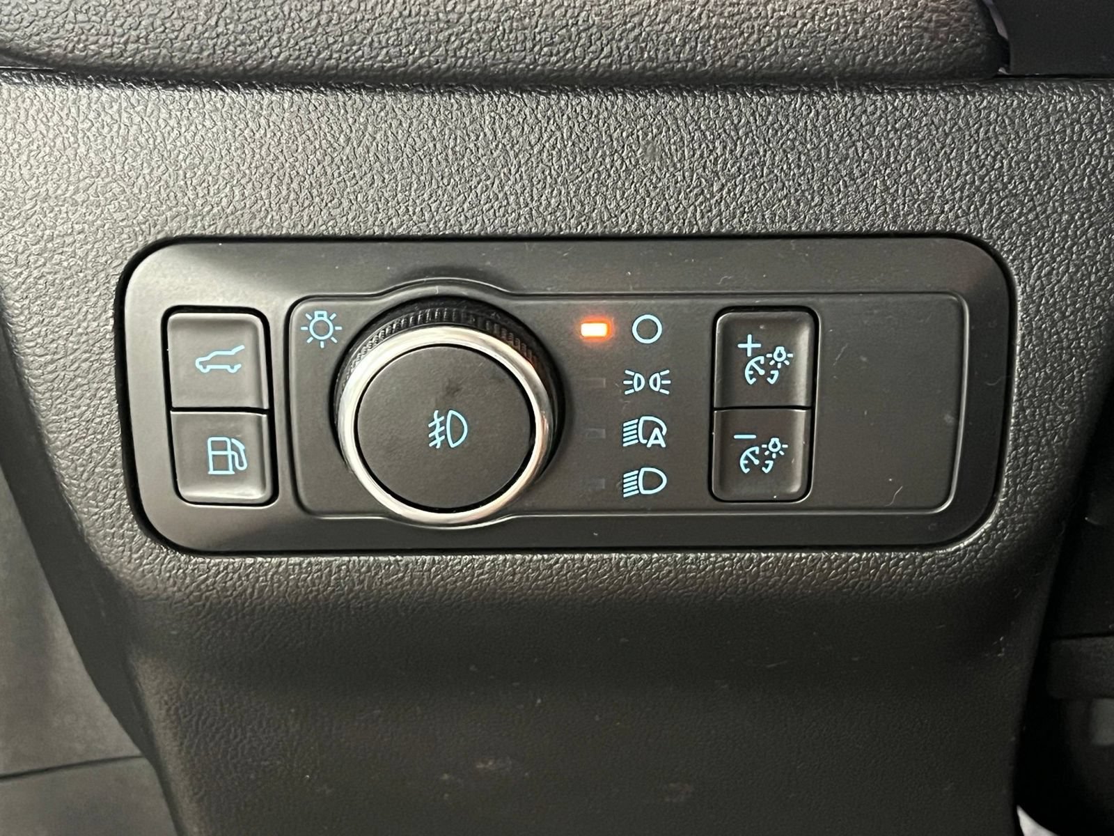 Used 2022 Ford Escape SEL w/ Technology Package FWD image 33