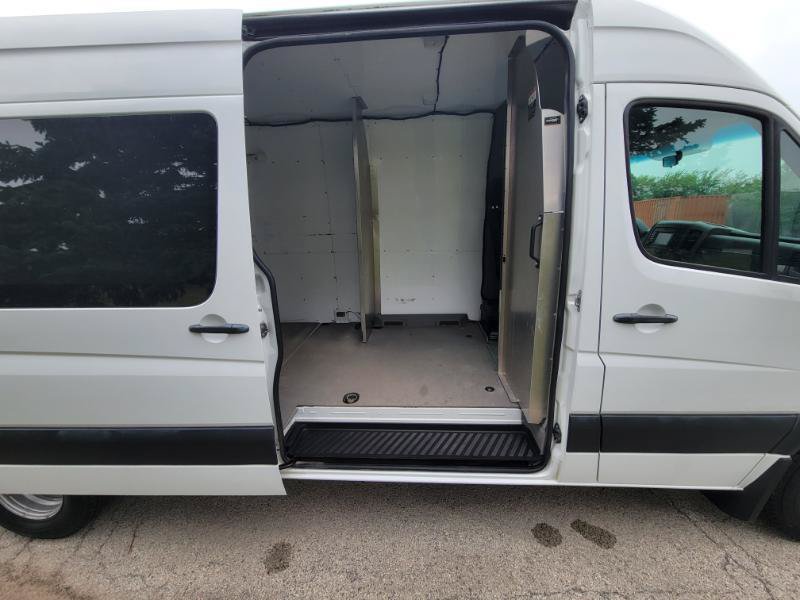 Used 2017 Freightliner Sprinter 3500 RWD image 29
