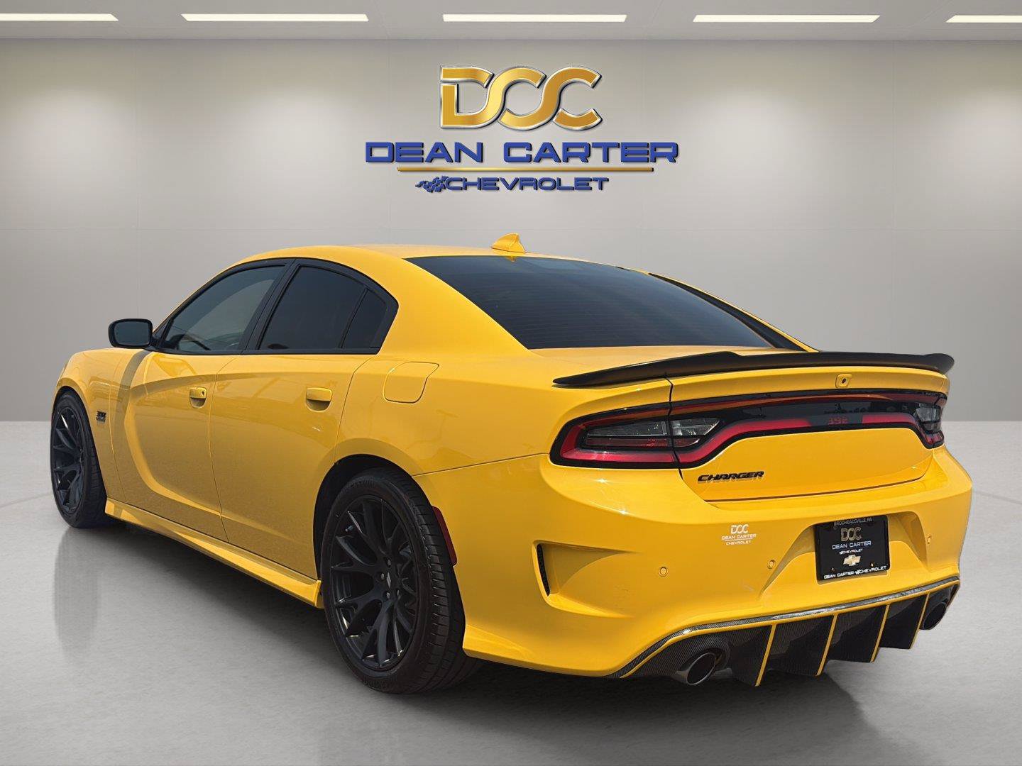 Used 2017 Dodge Charger R/T Scat Pack w/ Dynamics Package RWD image 3
