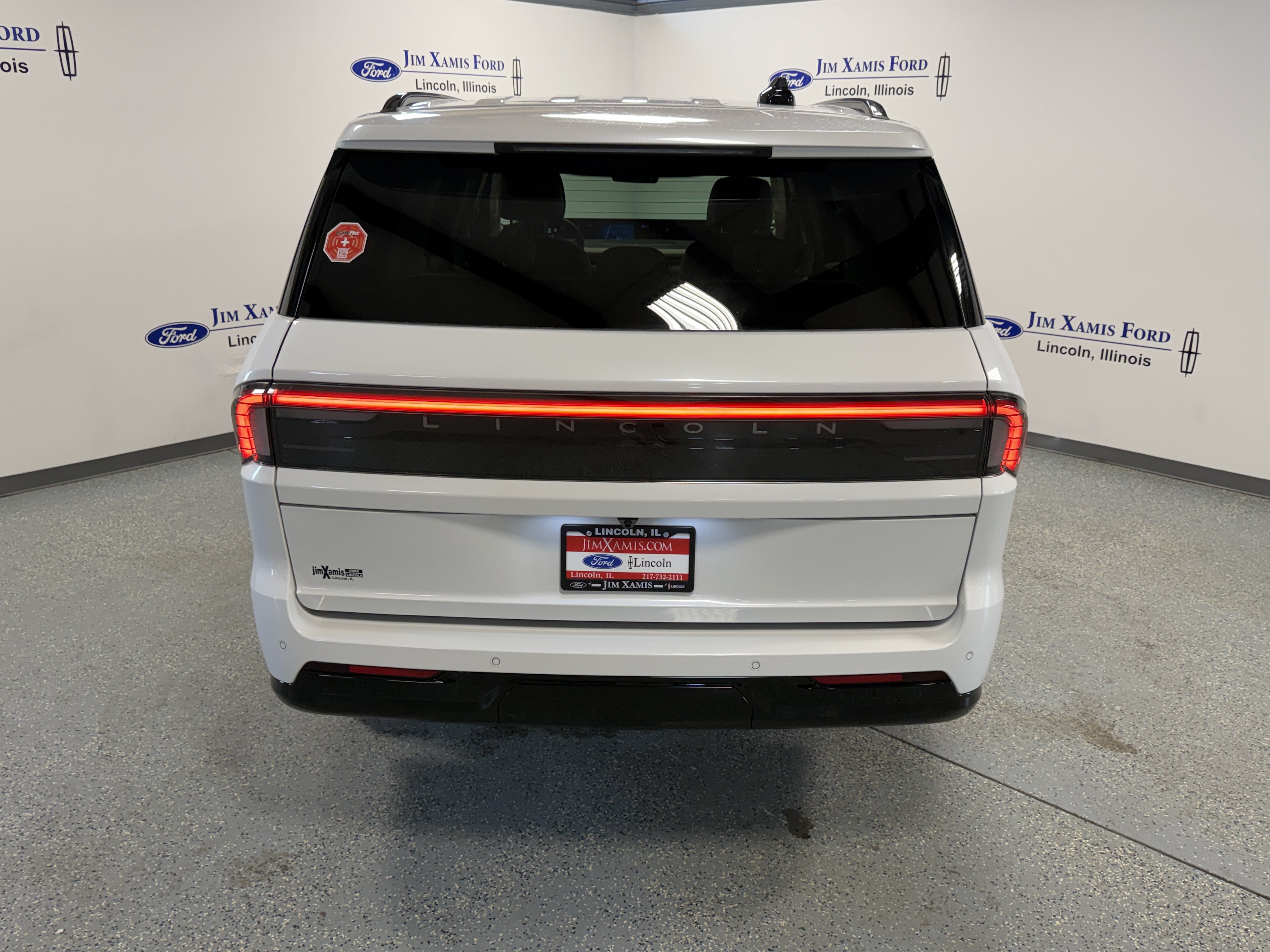 New 2027 Lincoln Navigator Reserve w/ Jet Appearance Package AWD/4WD image 36