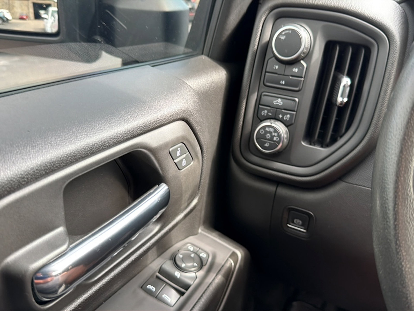 Used 2022 Chevrolet Silverado 2500 W/T w/ WT Convenience Package AWD/4WD image 17