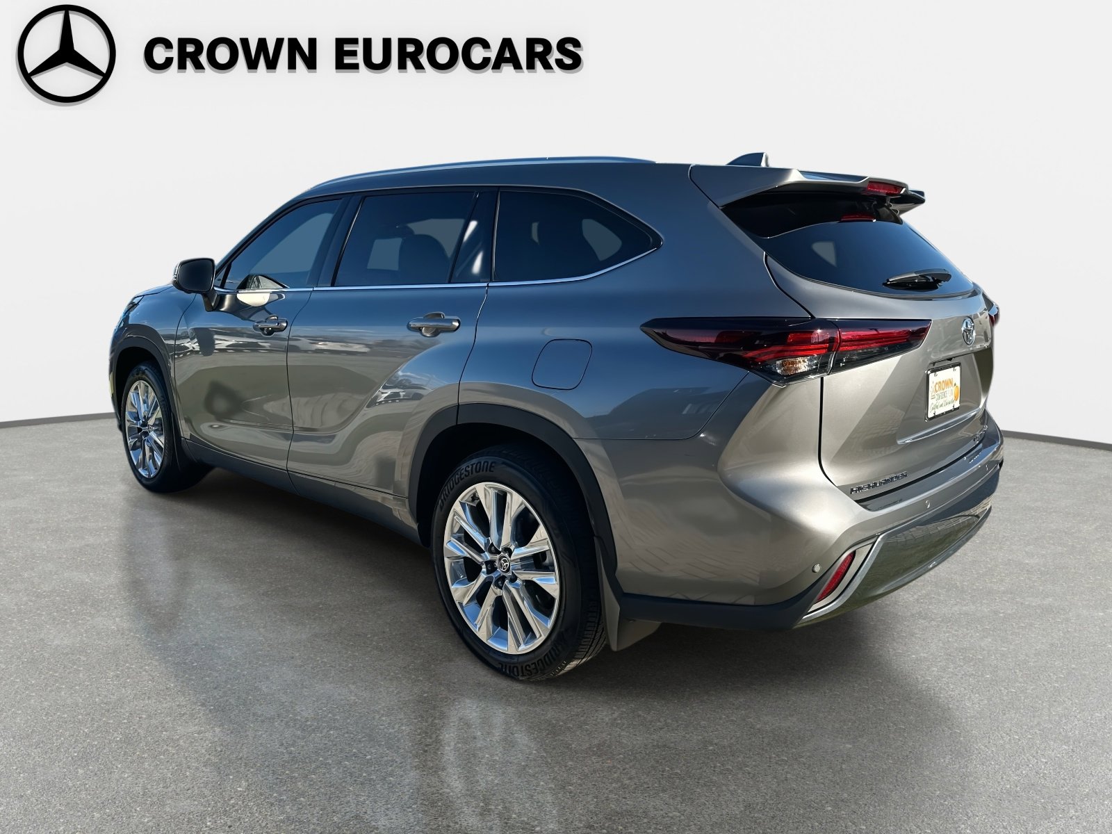 Used 2025 Toyota Highlander Limited image 6