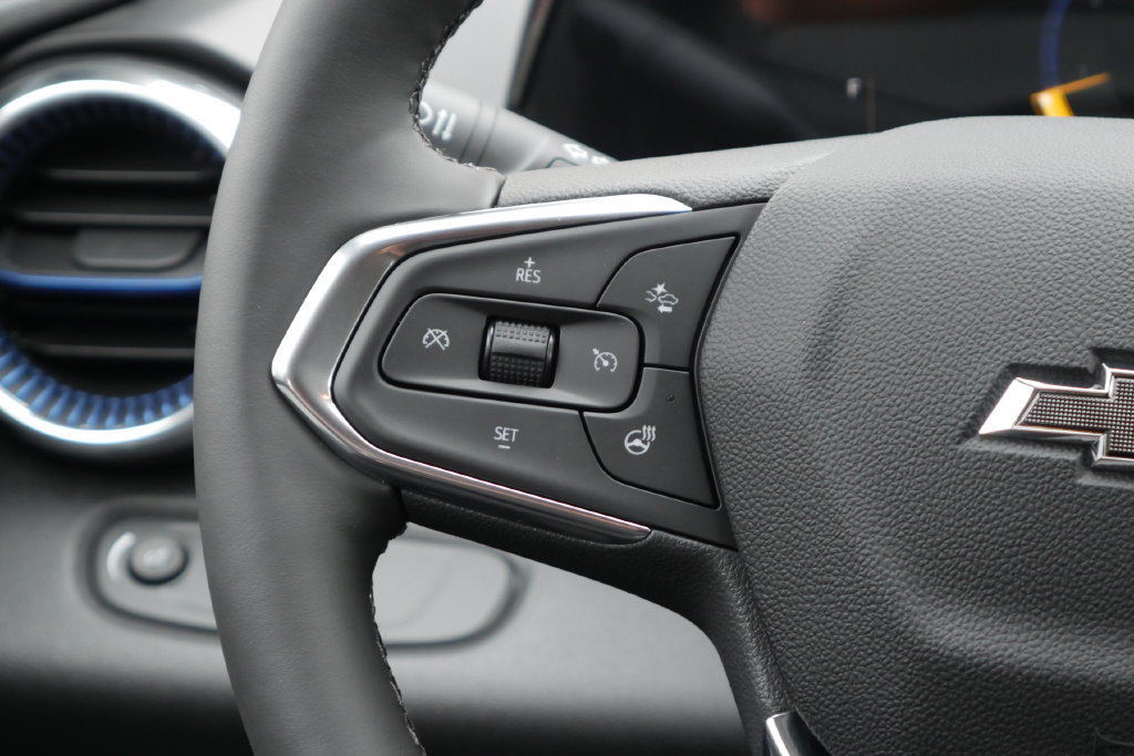 New 2026 Chevrolet Trax LT w/ Midnight Edition FWD image 15