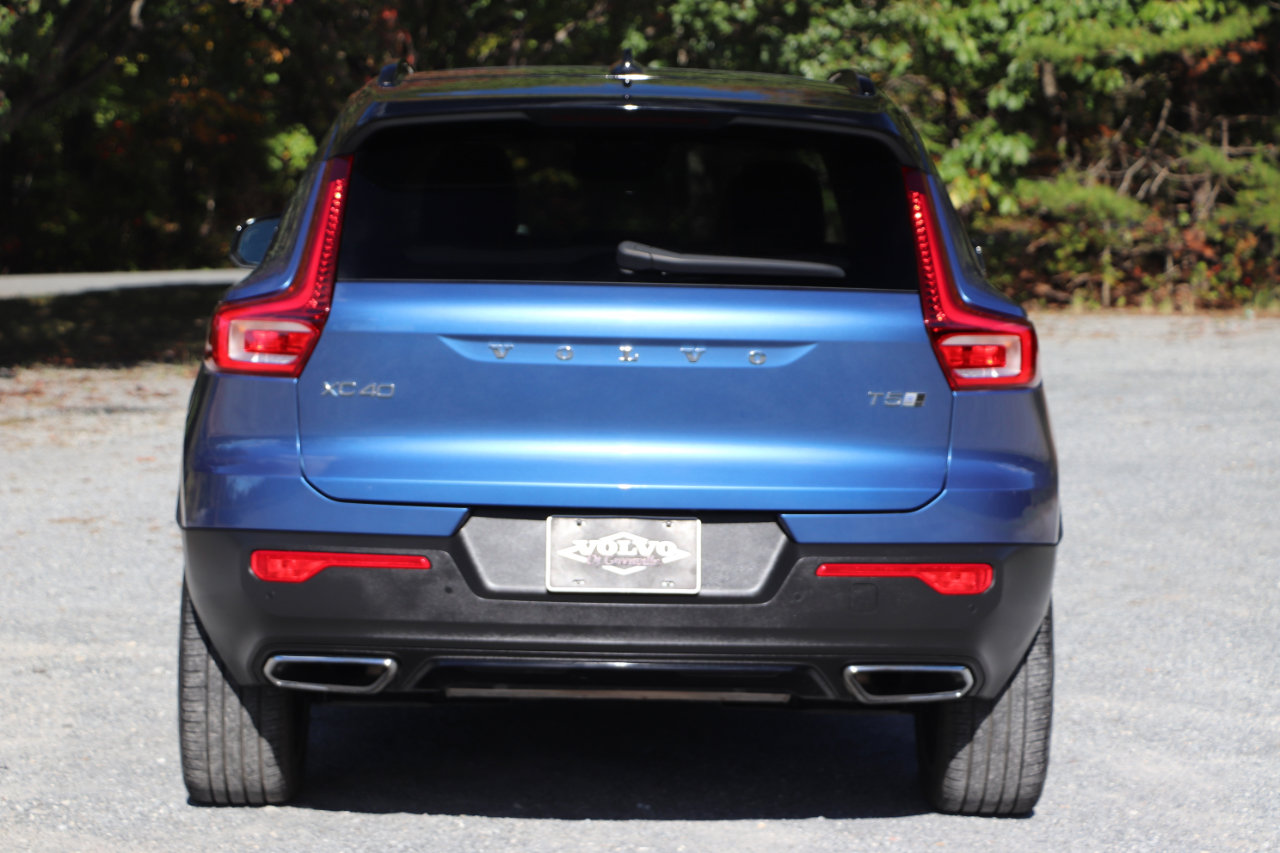 Used 2020 Volvo XC40 T5 R-Design image 4