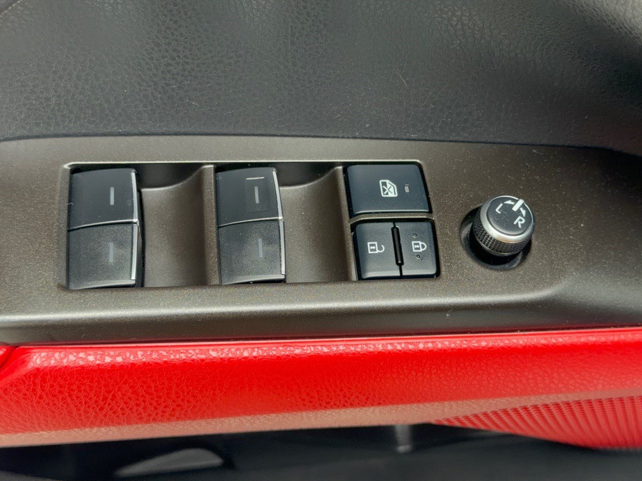 Used 2021 Toyota Camry XSE w/ Navigation Package FWD image 15