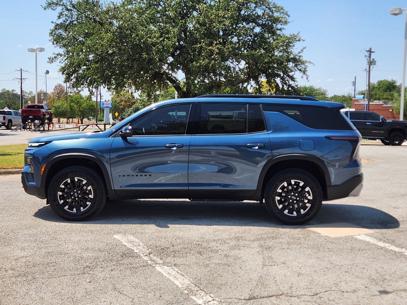 Used 2026 Chevrolet Traverse Z71 AWD/4WD image 3