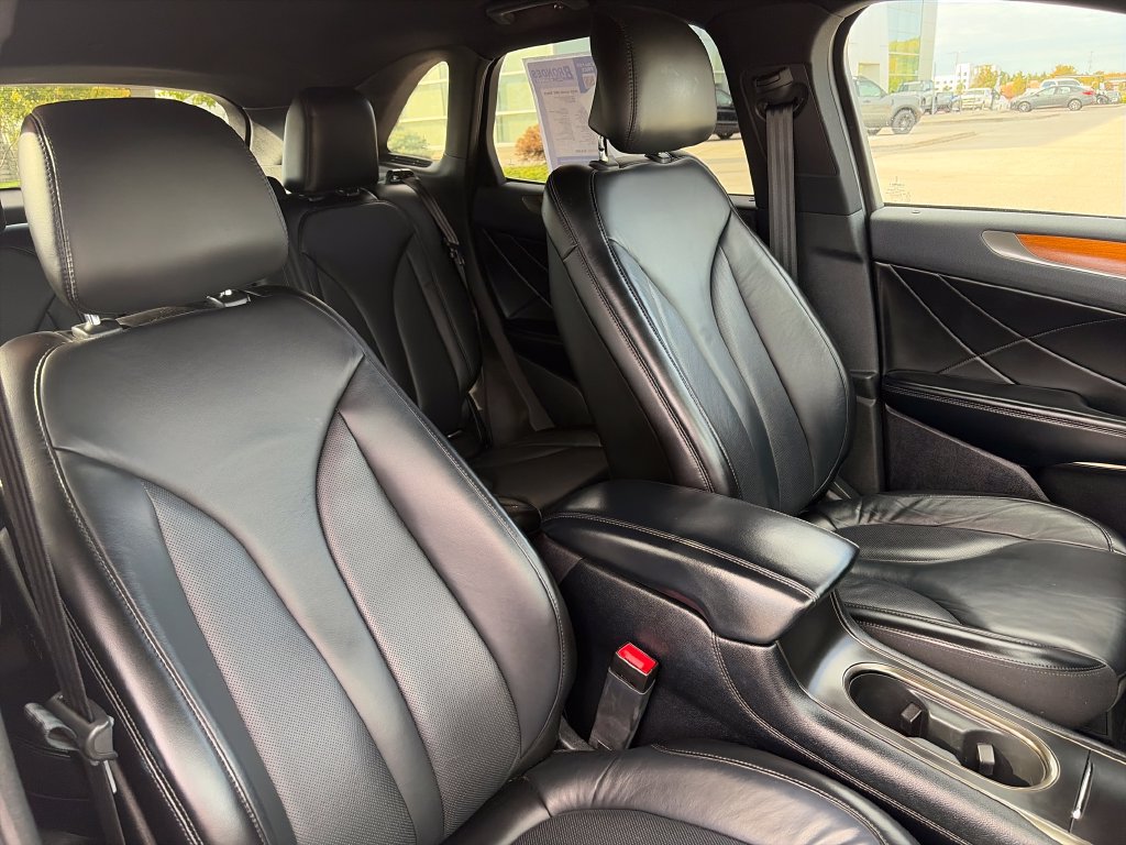 Used 2019 Lincoln MKC Select w/ Select Plus Package FWD image 12