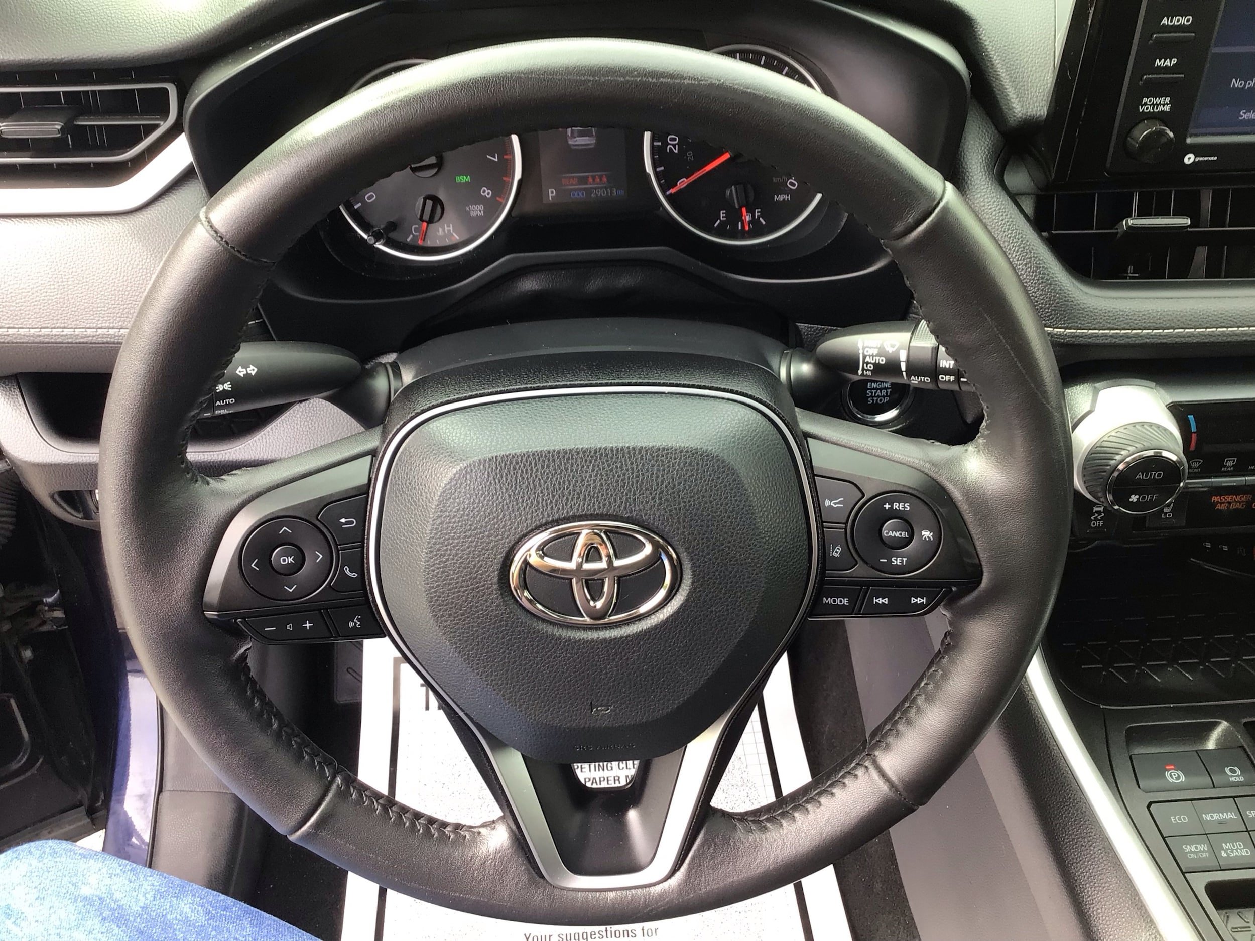 Used 2022 Toyota RAV4 XLE w/ Convenience Package AWD/4WD image 16