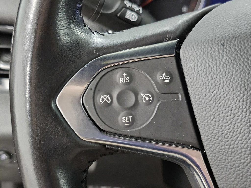Used 2022 Chevrolet Traverse LT FWD image 36
